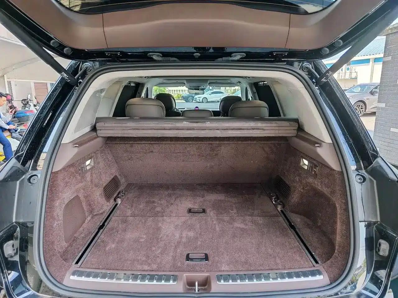 Wenjie M9 2025 Extended Range Ultra Edition 52kWh 5-Seat Version (192-line LiDAR) — миниатюра 12