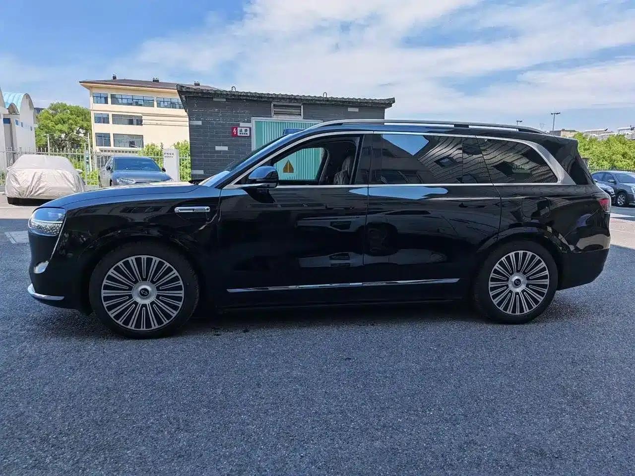 Wenjie M9 2025 Extended Range Ultra Edition 52kWh 5-Seat Version (192-line LiDAR) — миниатюра 4