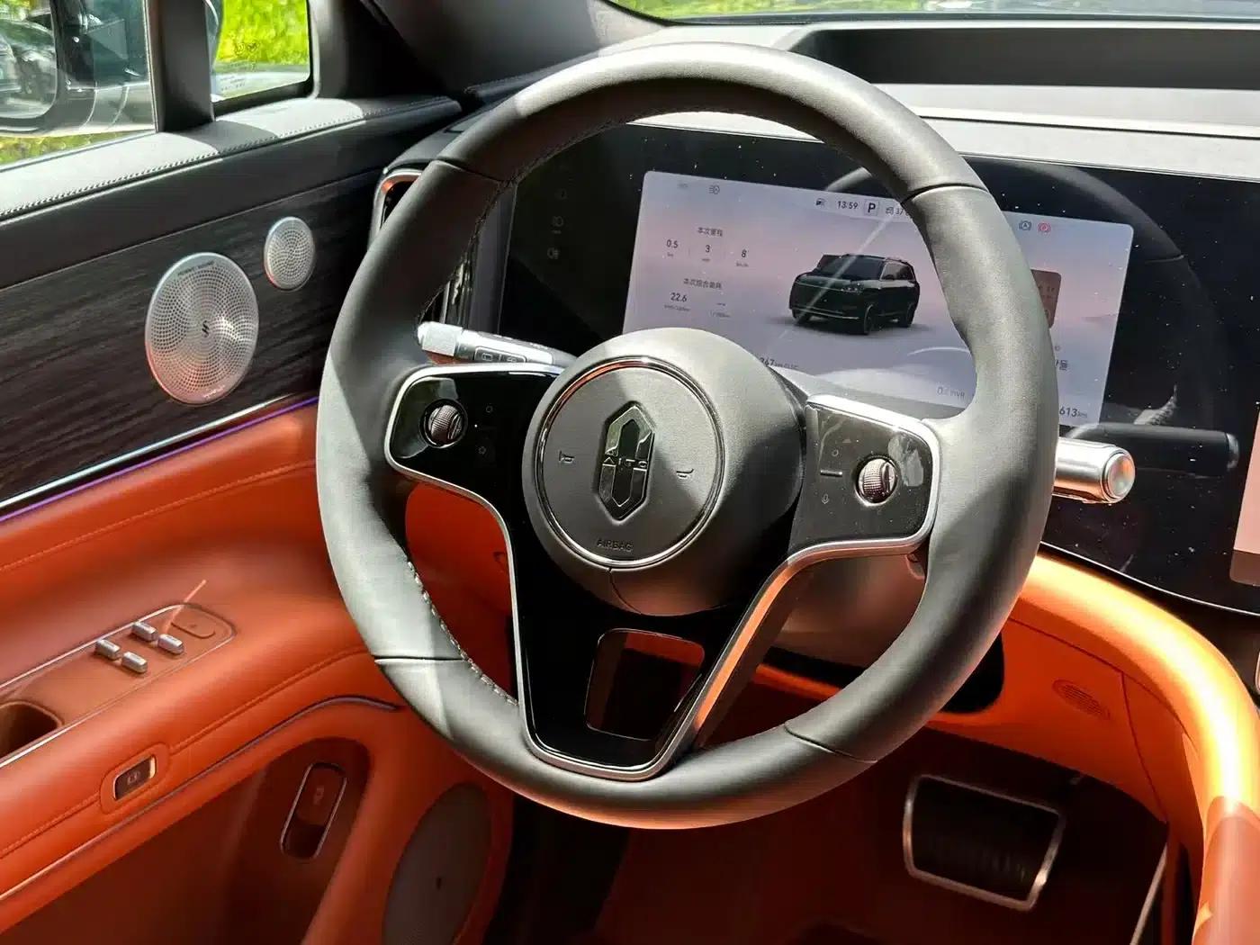 Wenjie M9 2025 Ultra Extended Range Edition (52kWh, 6-seater, 192-line LiDAR) — миниатюра 14