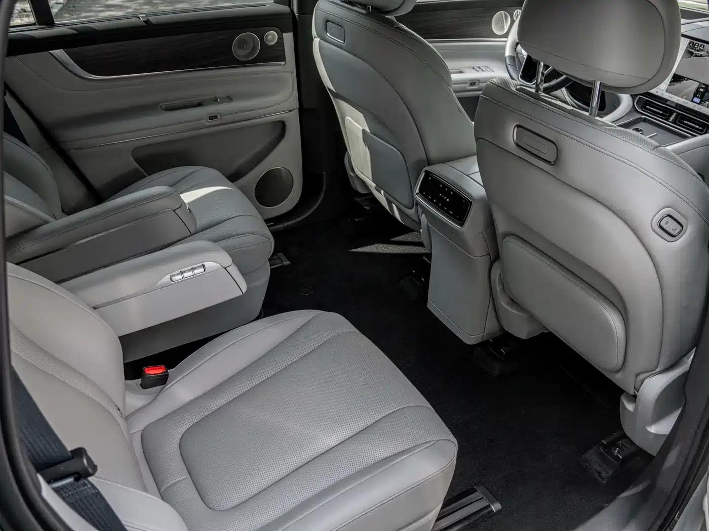 Wenjie M9 2024 Range Extended Max Edition 42kWh 6-Seater — миниатюра 11