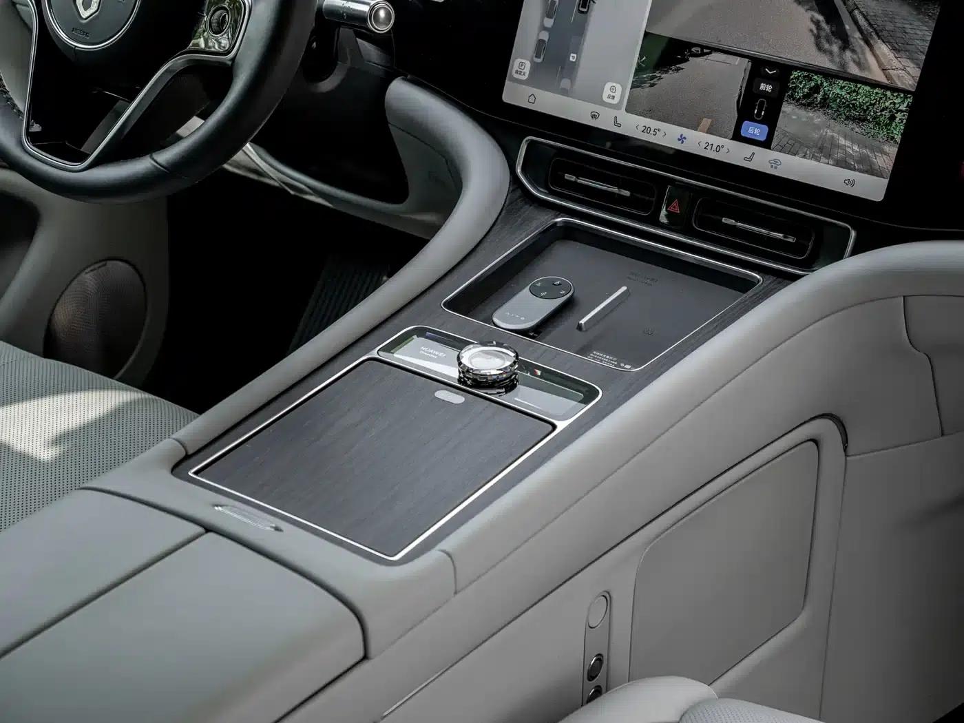 Wenjie M9 2024 Range Extended Max Edition 42kWh 6-Seater — миниатюра 15