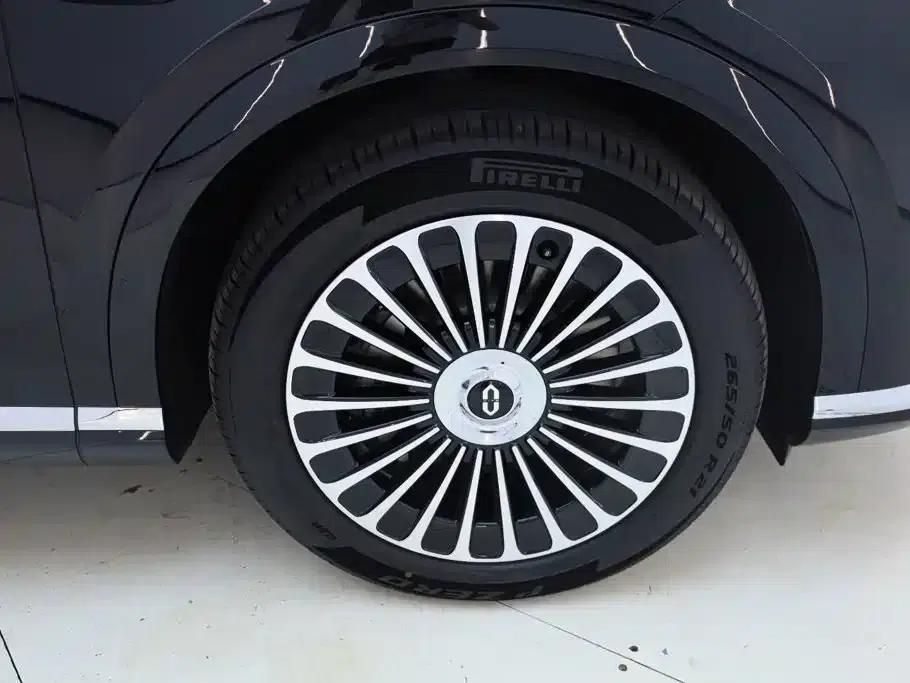 Wenjie M9 2026 Model Extended Range Max+ 6-Seater — миниатюра 13
