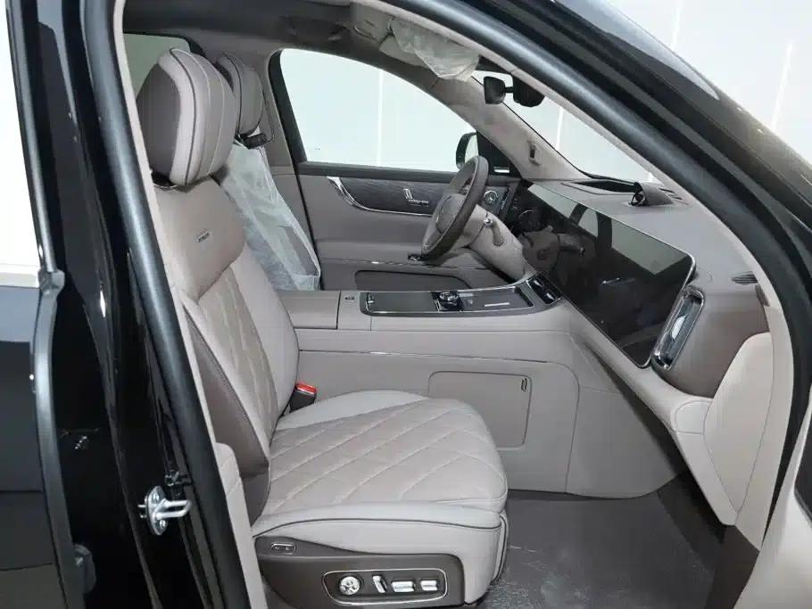 Wenjie M9 2026 Model Extended Range Max+ 6-Seater — миниатюра 15