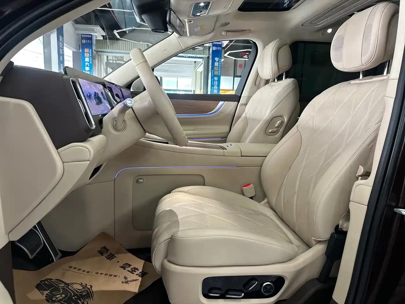 Wenjie M9 2025 Ultra Extended Range Edition (52kWh, 6-seater, 192-line LiDAR) — миниатюра 9