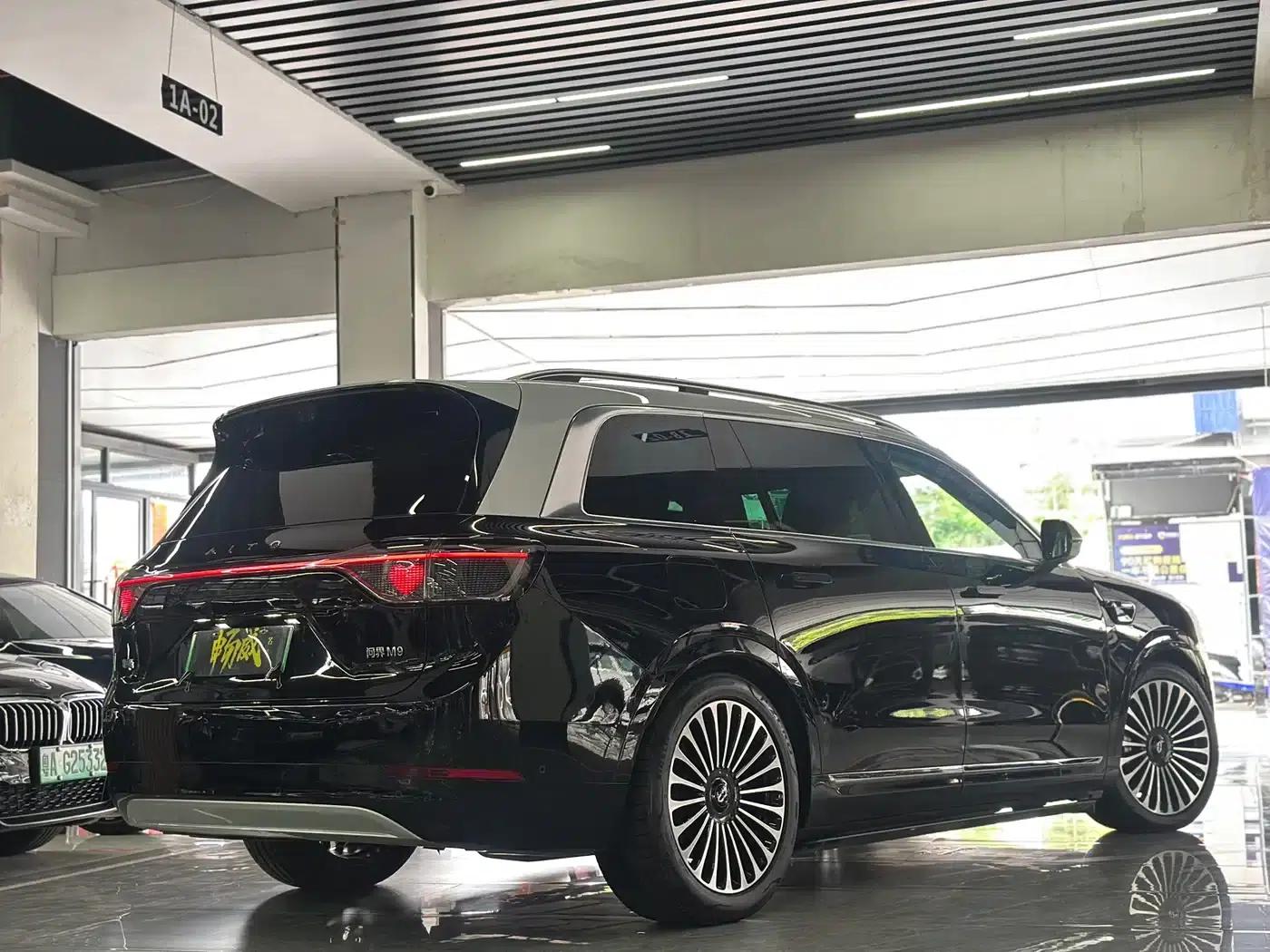 Wenjie M9 2025 Ultra Extended Range Edition (52kWh, 6-seater, 192-line LiDAR) — миниатюра 6