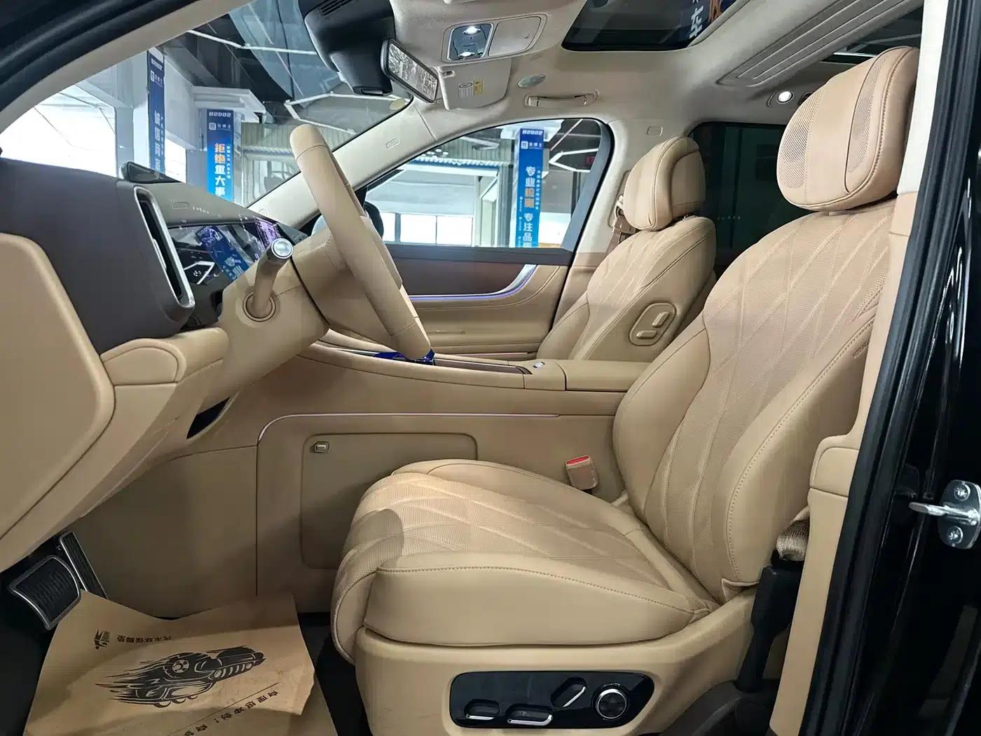 Wenjie M9 2025 Ultra Extended Range Edition (52kWh, 6-seater, 192-line LiDAR) — миниатюра 9