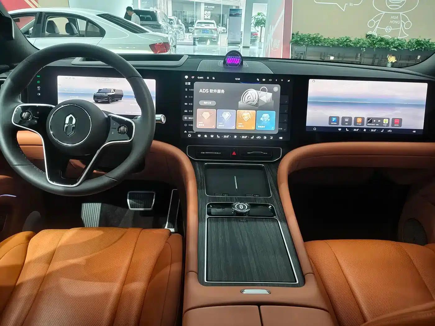 Wenjie M9 2025 Extended Range Ultra Edition 52kWh 5-Seat Version (192-line LiDAR) — миниатюра 13
