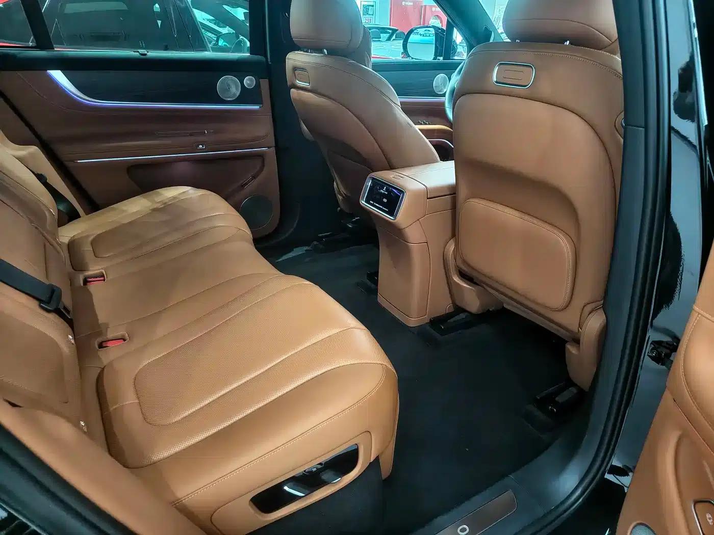 Wenjie M9 2025 Extended Range Ultra Edition 52kWh 5-Seat Version (192-line LiDAR) — миниатюра 16