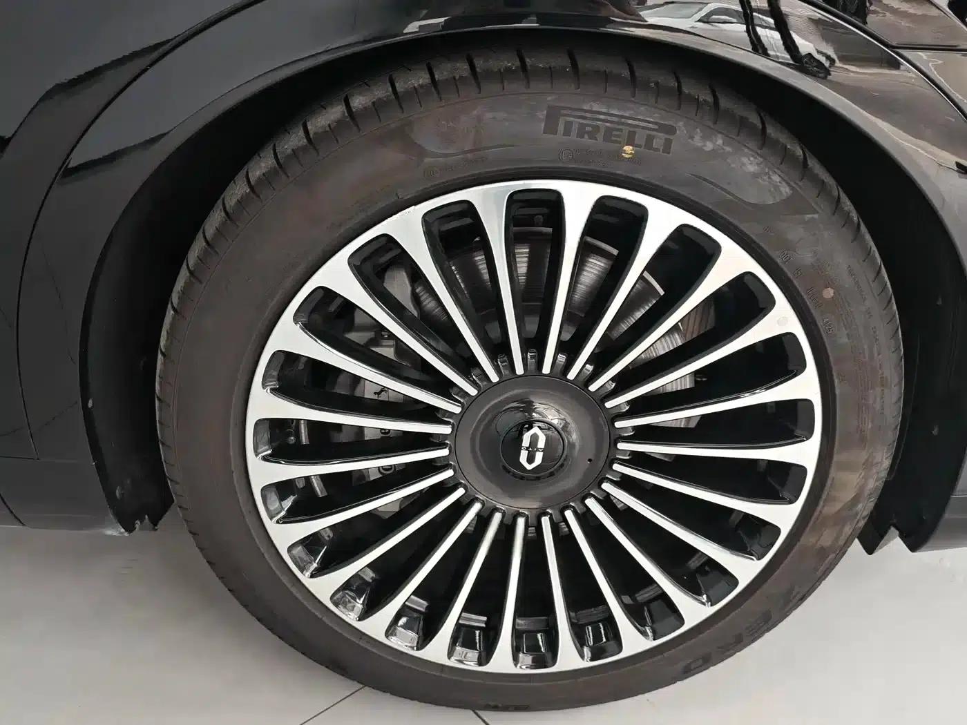 Wenjie M9 2025 Extended Range Ultra Edition 52kWh 5-Seat Version (192-line LiDAR) — миниатюра 17