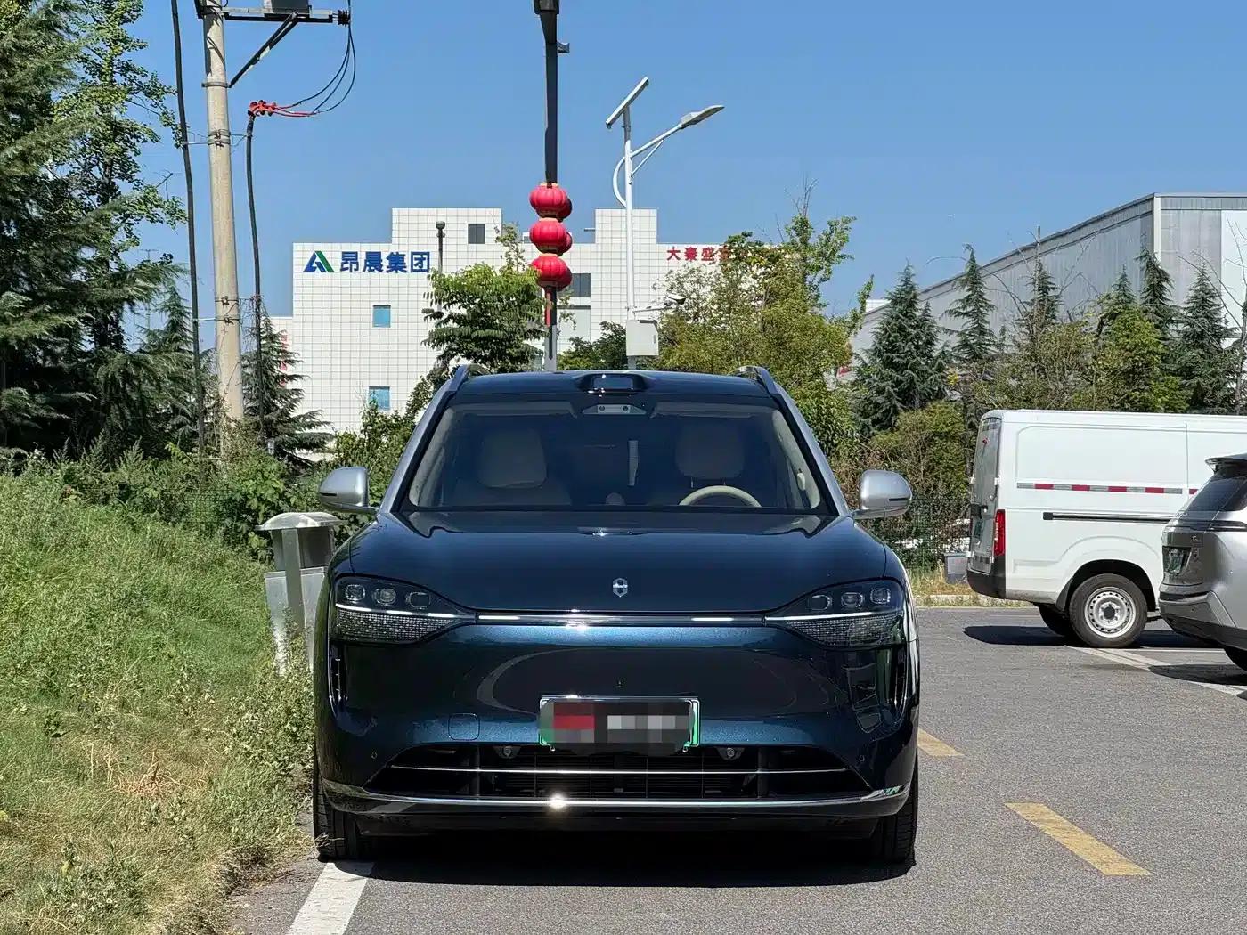 Wenjie M9 2025 Ultra Extended Range Edition (52kWh, 6-seater, 192-line LiDAR) — миниатюра 2