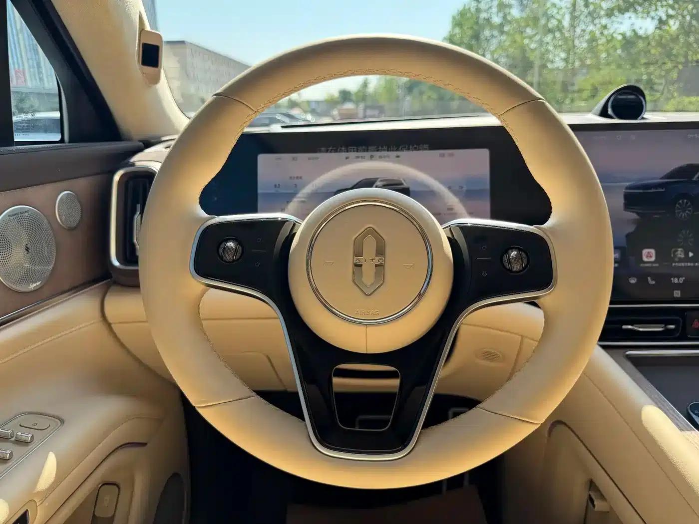 Wenjie M9 2025 Ultra Extended Range Edition (52kWh, 6-seater, 192-line LiDAR) — миниатюра 12