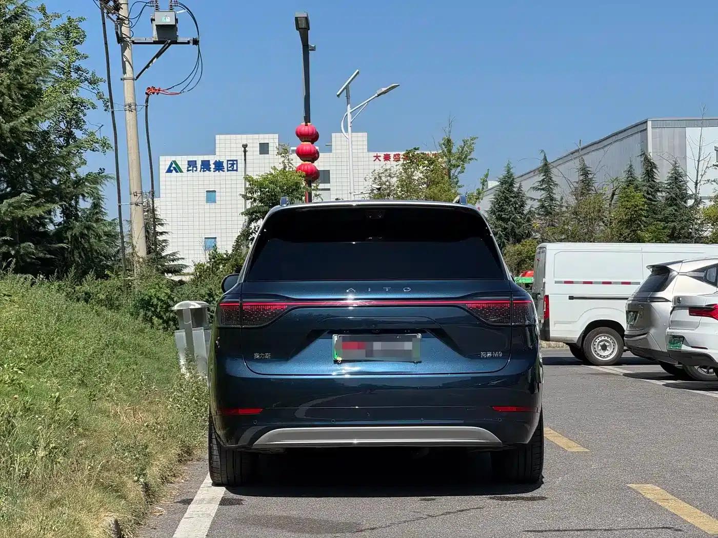 Wenjie M9 2025 Ultra Extended Range Edition (52kWh, 6-seater, 192-line LiDAR) — миниатюра 19