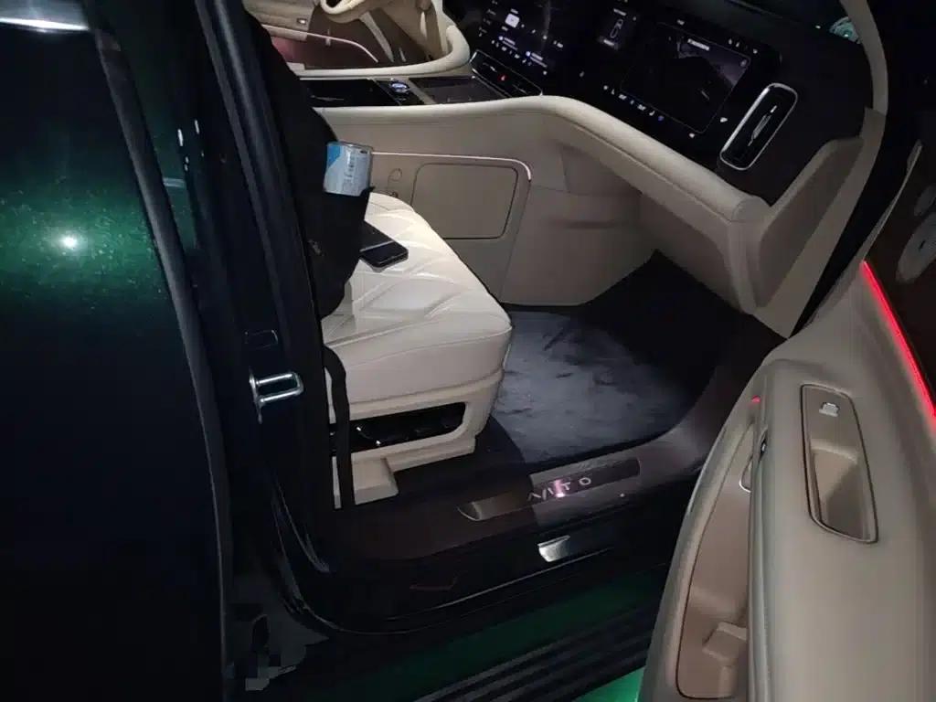 Wenjie M9 2025 Pure Electric Ultra Edition (100kWh, 6-seater, 192-line LiDAR) — миниатюра 11