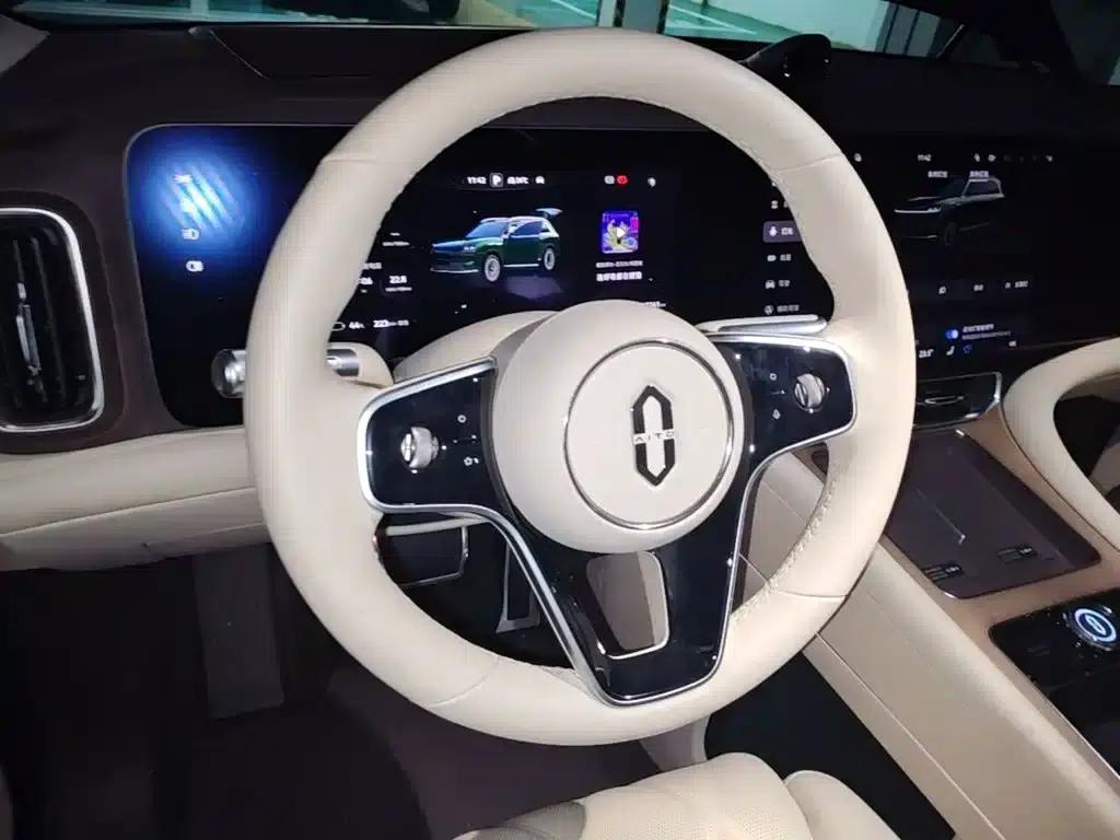 Wenjie M9 2025 Pure Electric Ultra Edition (100kWh, 6-seater, 192-line LiDAR) — миниатюра 17