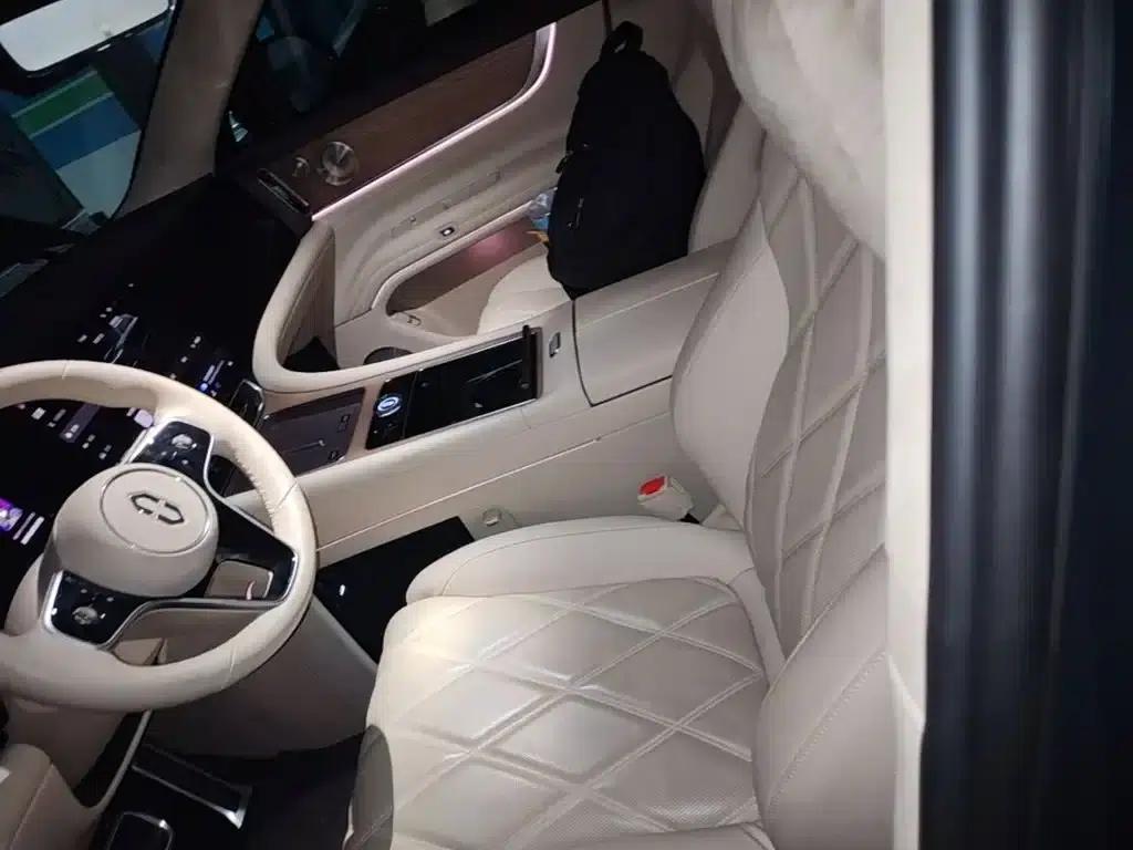 Wenjie M9 2025 Pure Electric Ultra Edition (100kWh, 6-seater, 192-line LiDAR) — миниатюра 22