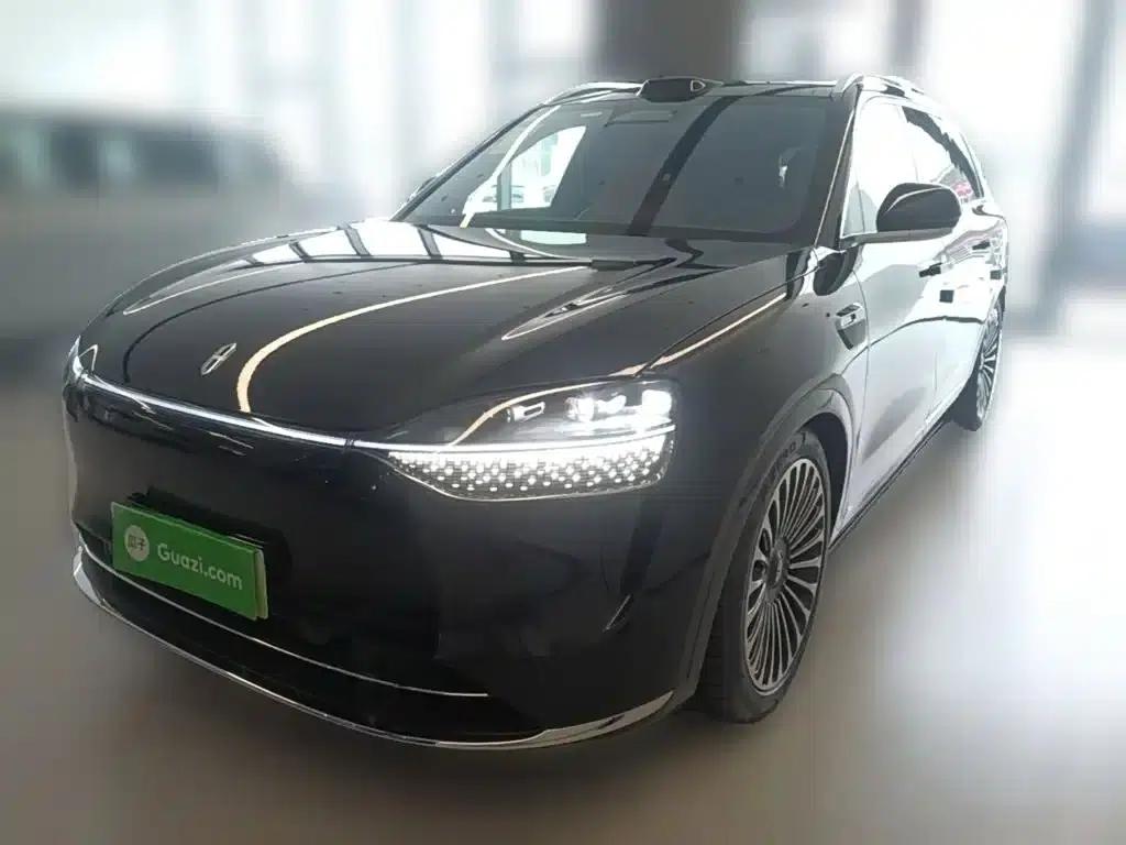 Wenjie M9 2025 Ultra Extended Range Edition (52kWh, 6-seater, 192-line LiDAR) — миниатюра 1