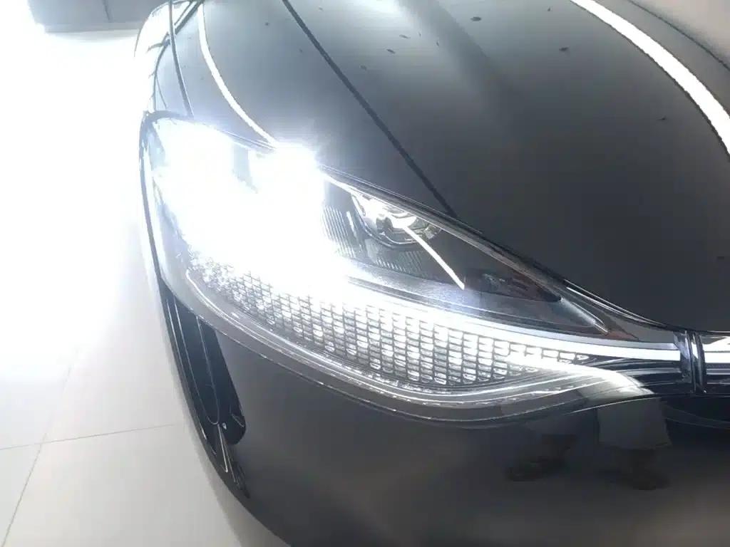 Wenjie M9 2025 Ultra Extended Range Edition (52kWh, 6-seater, 192-line LiDAR) — миниатюра 13