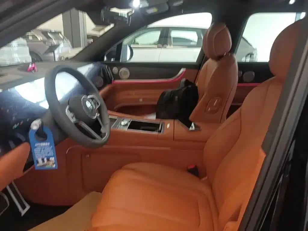 Wenjie M9 2025 Ultra Extended Range Edition (52kWh, 6-seater, 192-line LiDAR) — миниатюра 22