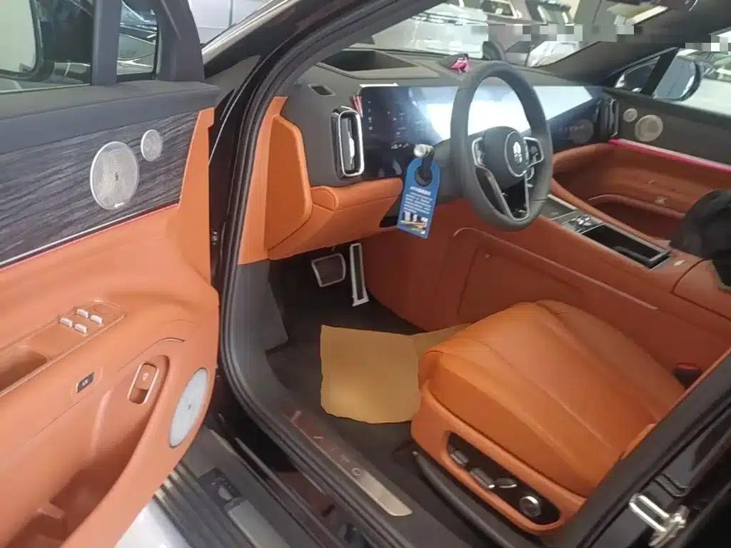 Wenjie M9 2025 Ultra Extended Range Edition (52kWh, 6-seater, 192-line LiDAR) — миниатюра 23