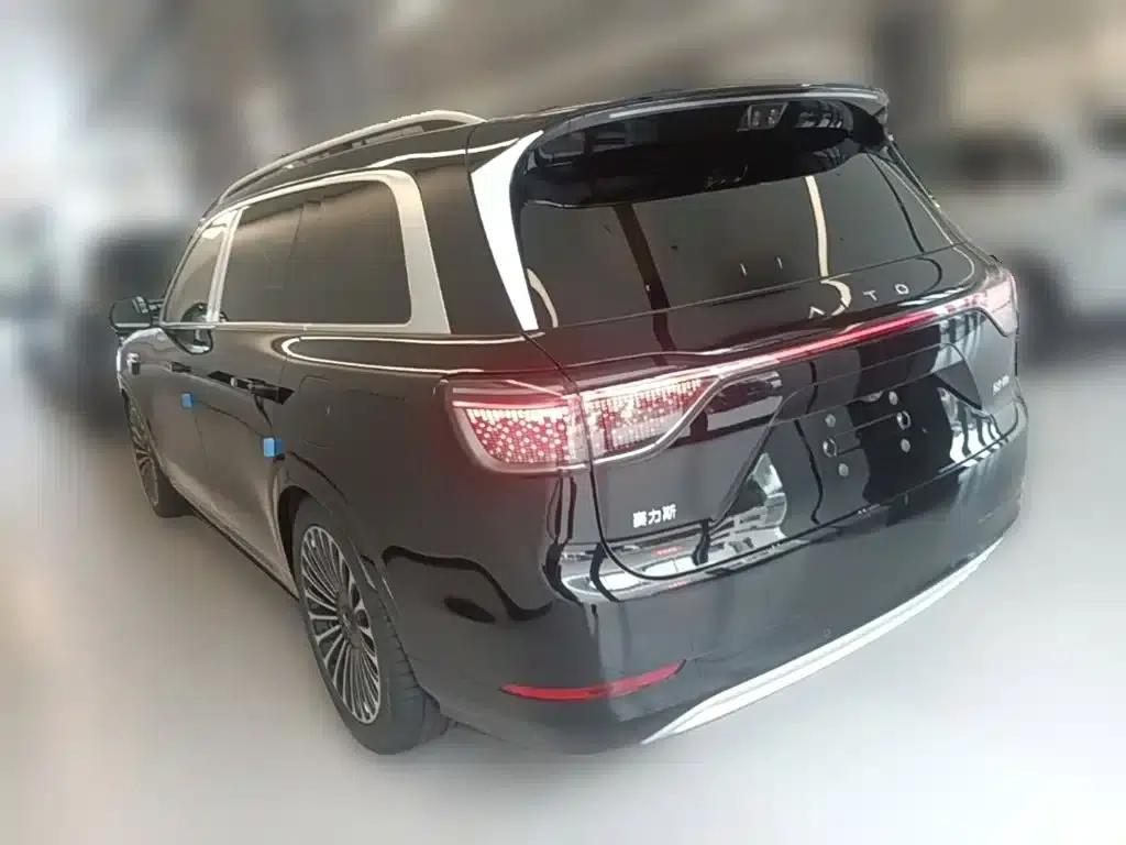 Wenjie M9 2025 Ultra Extended Range Edition (52kWh, 6-seater, 192-line LiDAR) — миниатюра 9