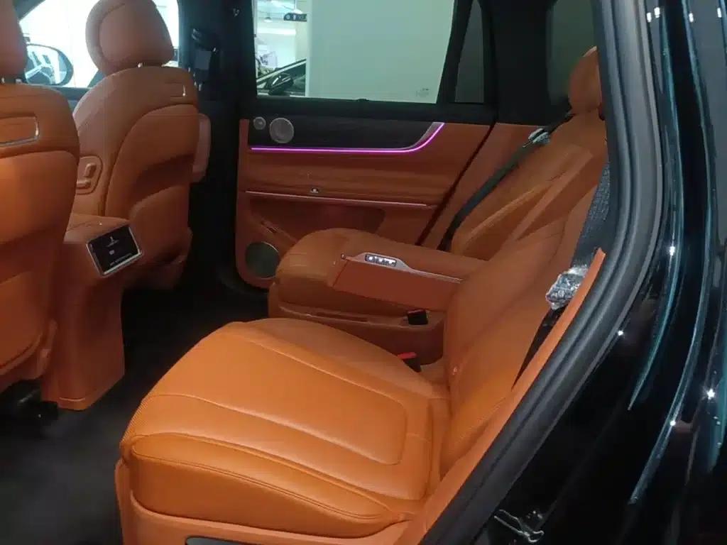 Wenjie M9 2025 Ultra Extended Range Edition (52kWh, 6-seater, 192-line LiDAR) — миниатюра 24