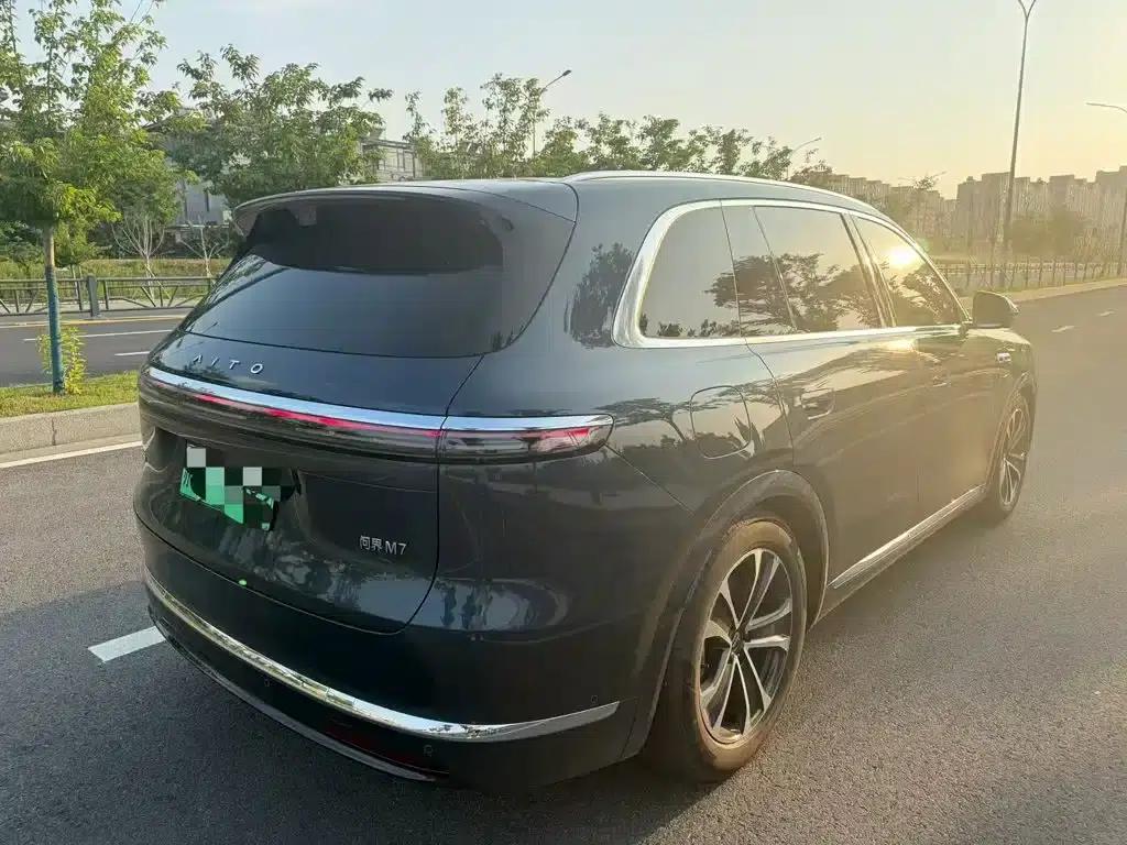 Wenjie M7 2026 Extended Range Max 4WD 5-Seater (192-line LiDAR) — миниатюра 4