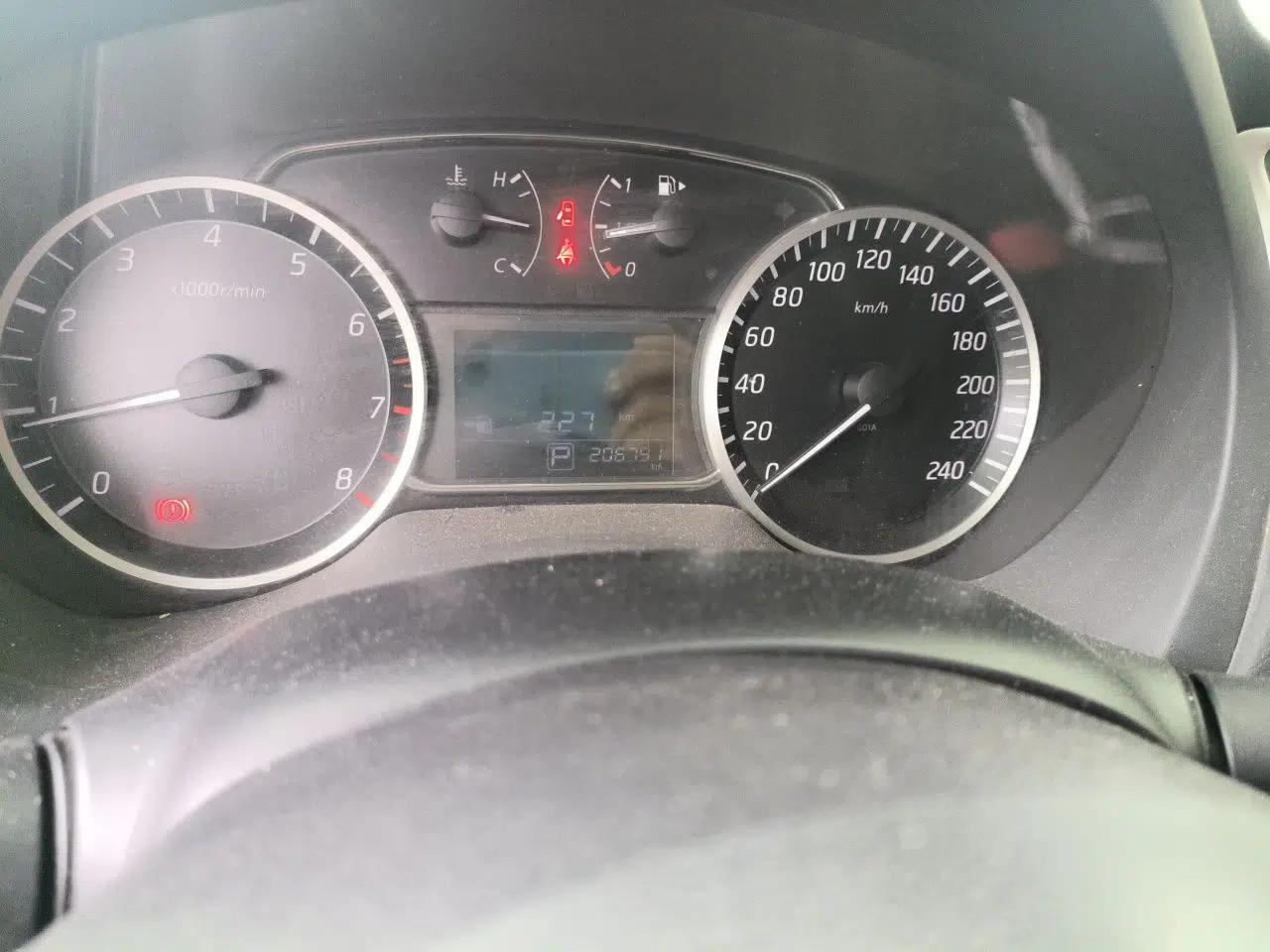 Nissan Sylphy 2018 1.6XV CVT Deluxe Edition — миниатюра 12