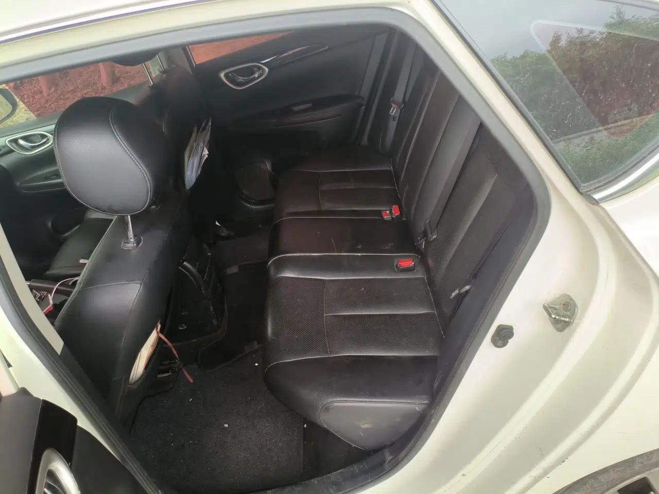Nissan Sylphy 2018 1.6XV CVT Deluxe Edition — миниатюра 17