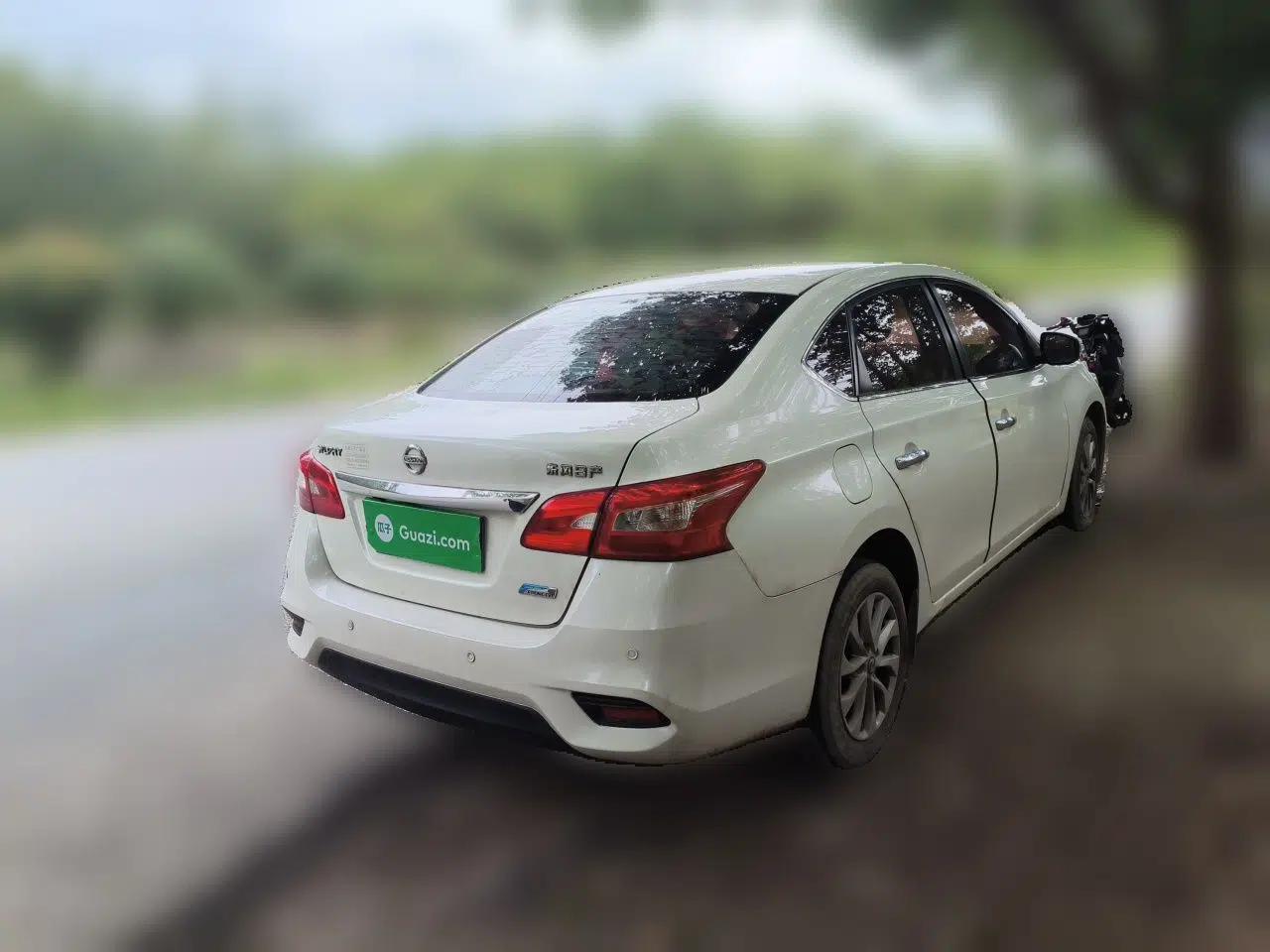 Nissan Sylphy 2018 1.6XV CVT Deluxe Edition — миниатюра 6