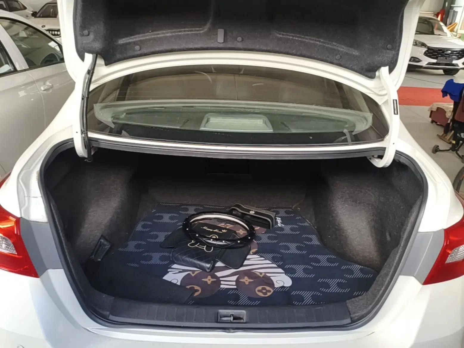 Nissan Sylphy 2019 1.6XV CVT Smart Connect Luxury Edition China VI Standard — миниатюра 22