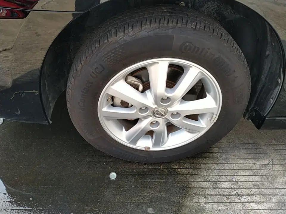 Nissan Sylphy 2019 Classic 1.6XE+ CVT SmartConnect Leading Edition — миниатюра 15