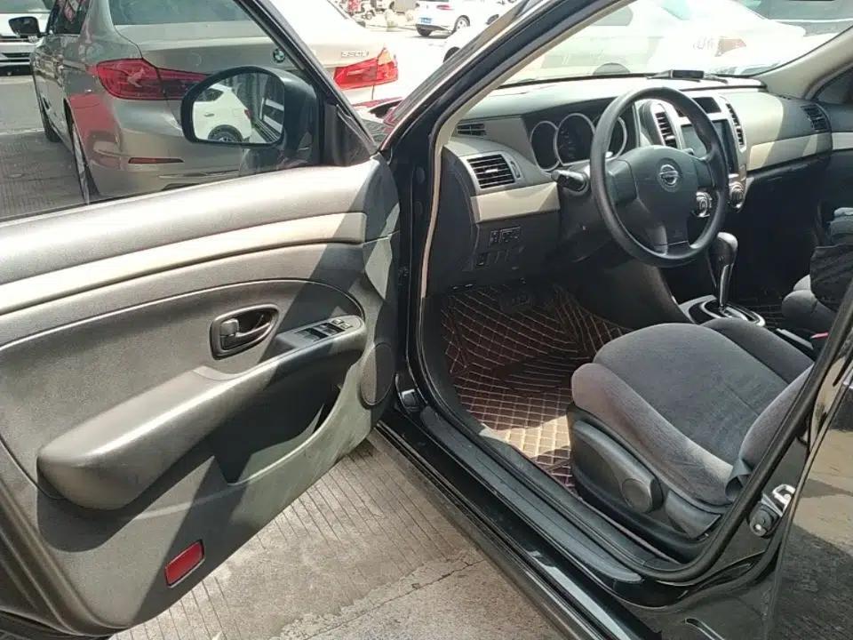Nissan Sylphy 2019 Classic 1.6XE+ CVT SmartConnect Leading Edition — миниатюра 23
