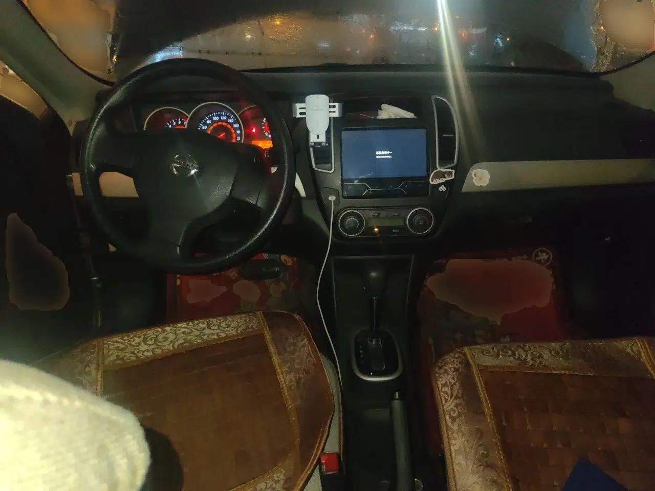 Nissan Sylphy 2019 Classic 1.6XE+ CVT SmartConnect Leading Edition — миниатюра 9