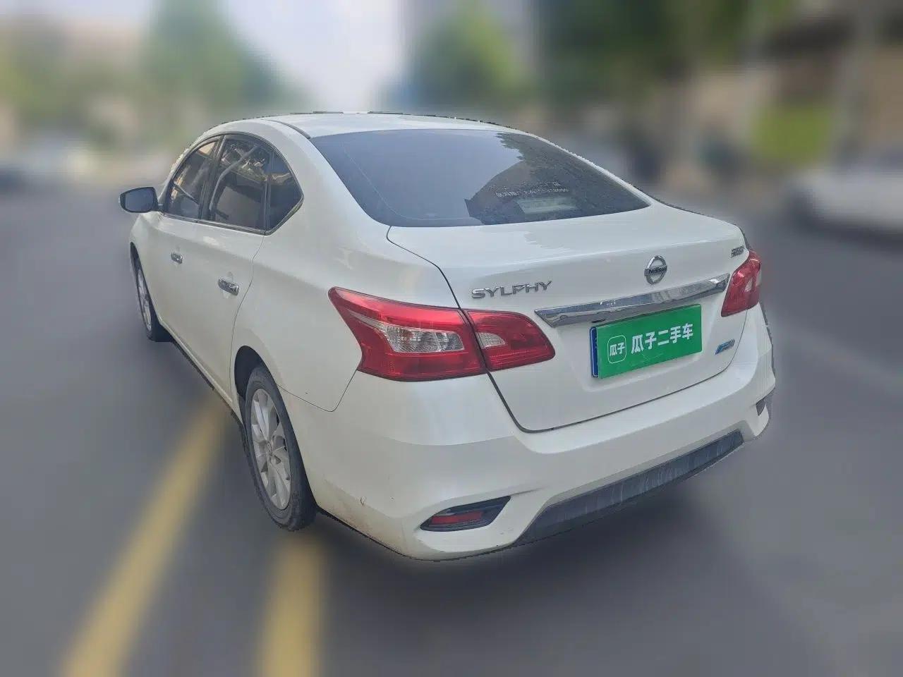 Nissan Sylphy 2018 1.6XV CVT Deluxe Edition — миниатюра 4
