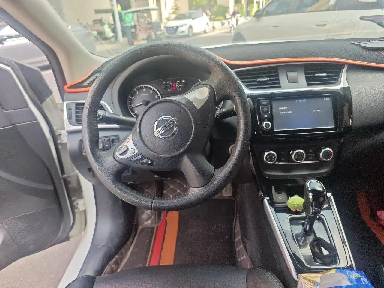 Nissan Sylphy 2018 1.6XV CVT Deluxe Edition — миниатюра 10