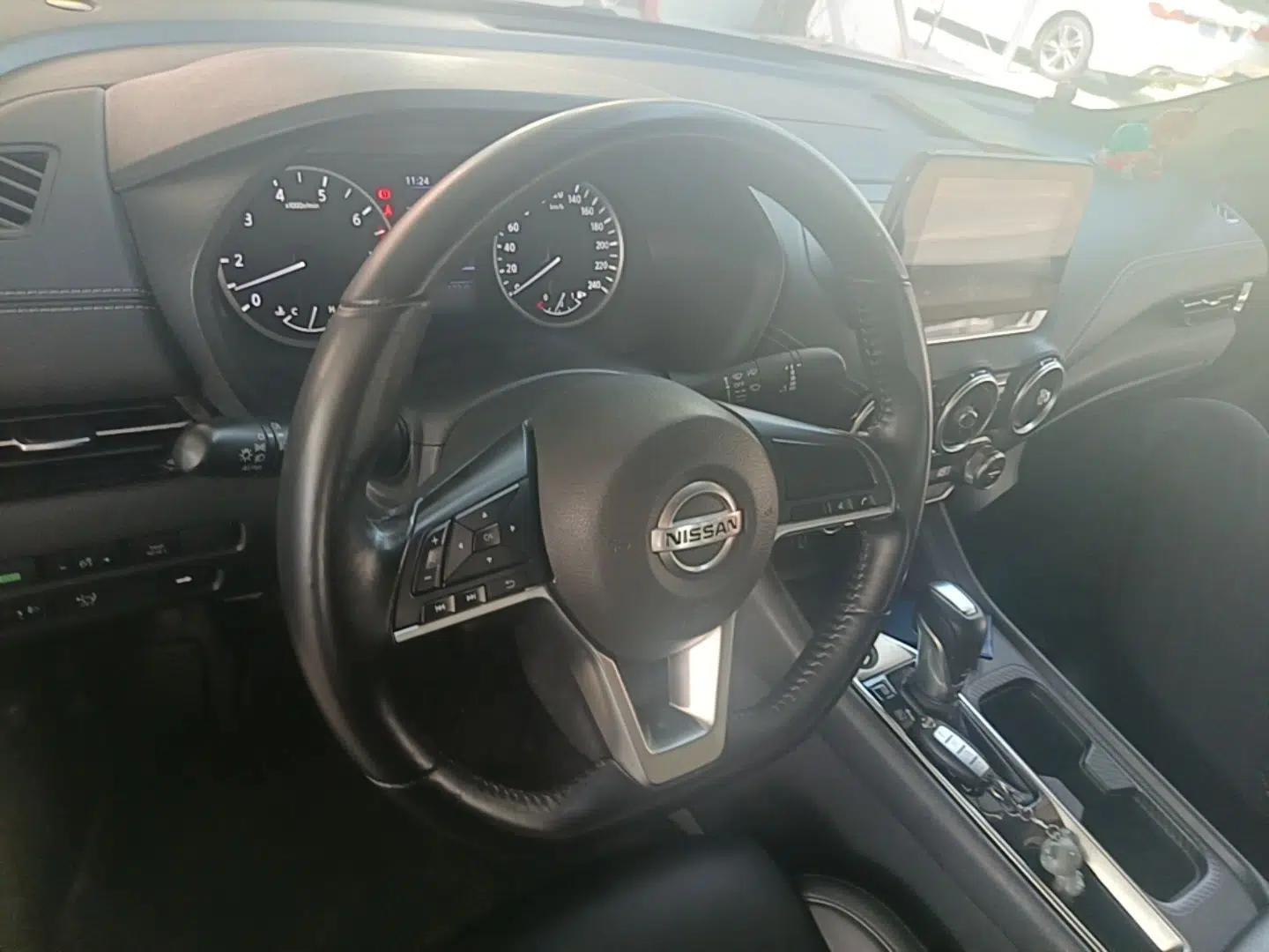 Nissan Sylphy 2021 1.6L XL CVT Enjoyment Edition — миниатюра 13