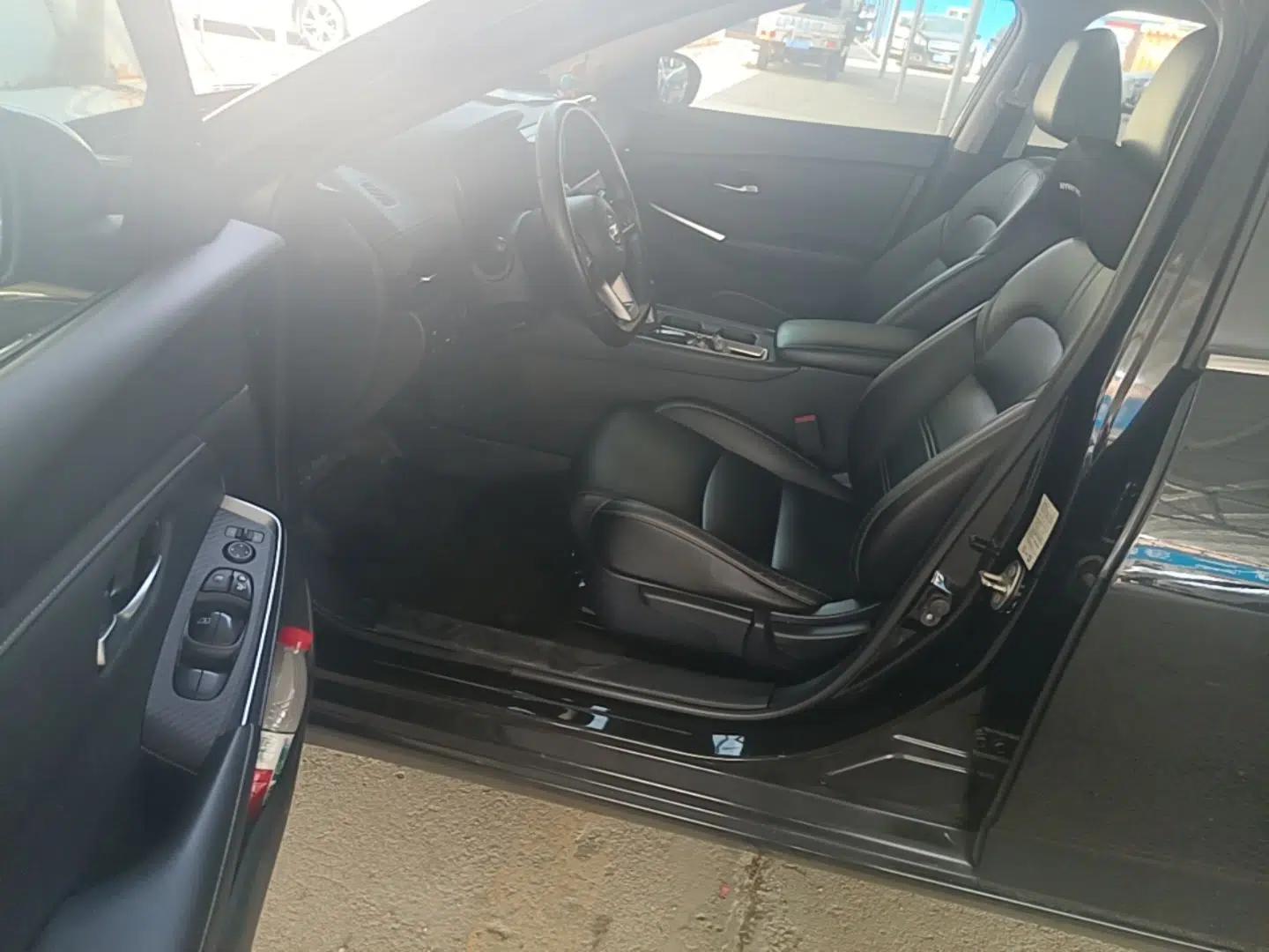 Nissan Sylphy 2021 1.6L XL CVT Enjoyment Edition — миниатюра 18