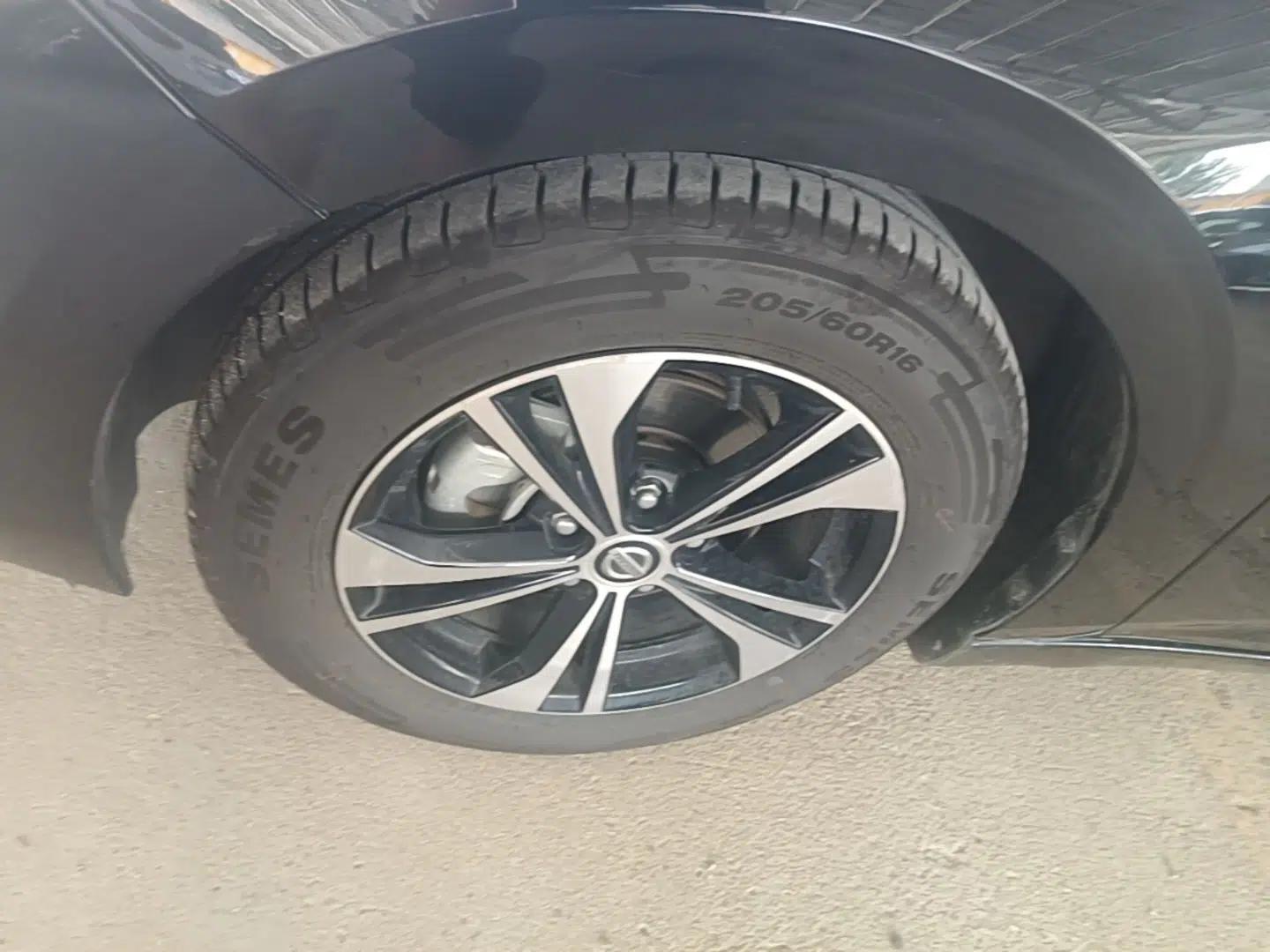 Nissan Sylphy 2021 1.6L XL CVT Enjoyment Edition — миниатюра 10