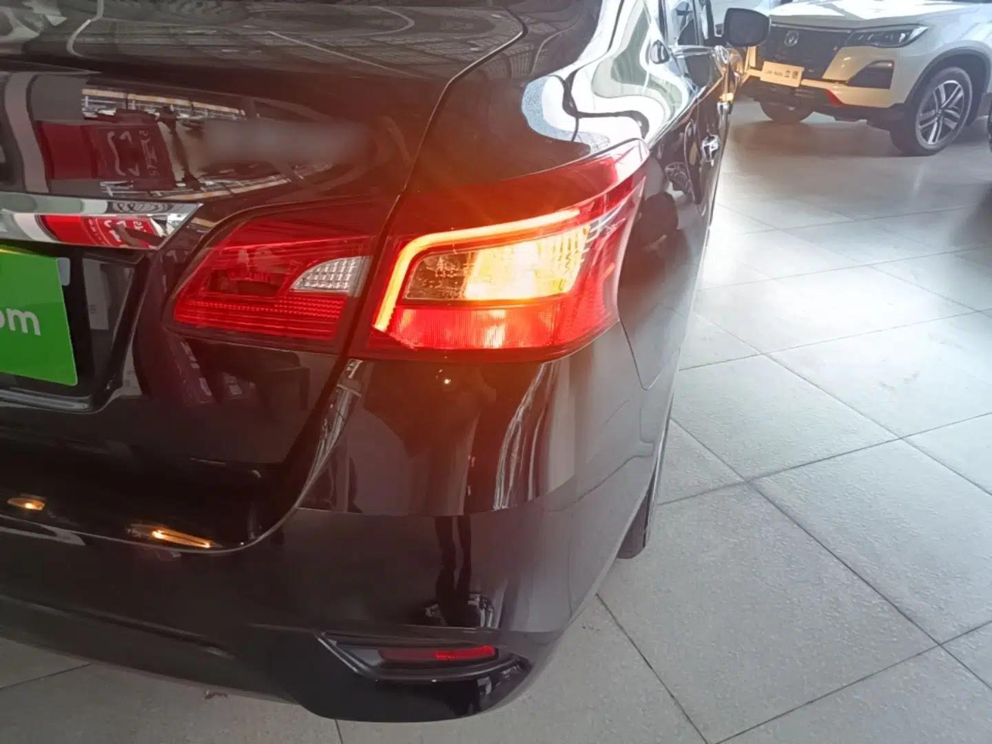 Nissan Sylphy 2022 Classic 1.6XL CVT Luxury Edition — миниатюра 9