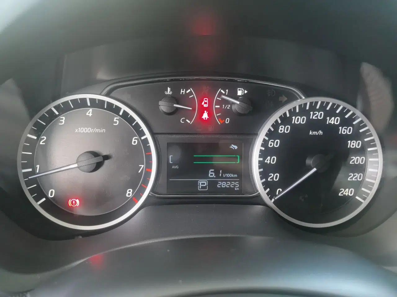 Nissan Sylphy 2023 1.6L CVT Comfort Edition — миниатюра 11
