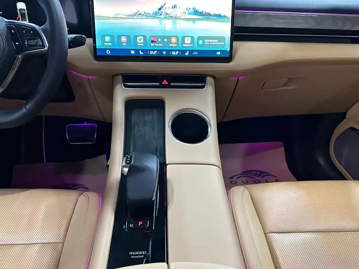 Wenjie M5 2022 Extended Range 4WD Ultimate Edition — миниатюра 13