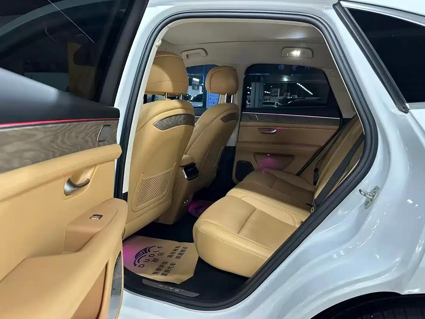 Wenjie M5 2022 Extended Range 4WD Ultimate Edition — миниатюра 6