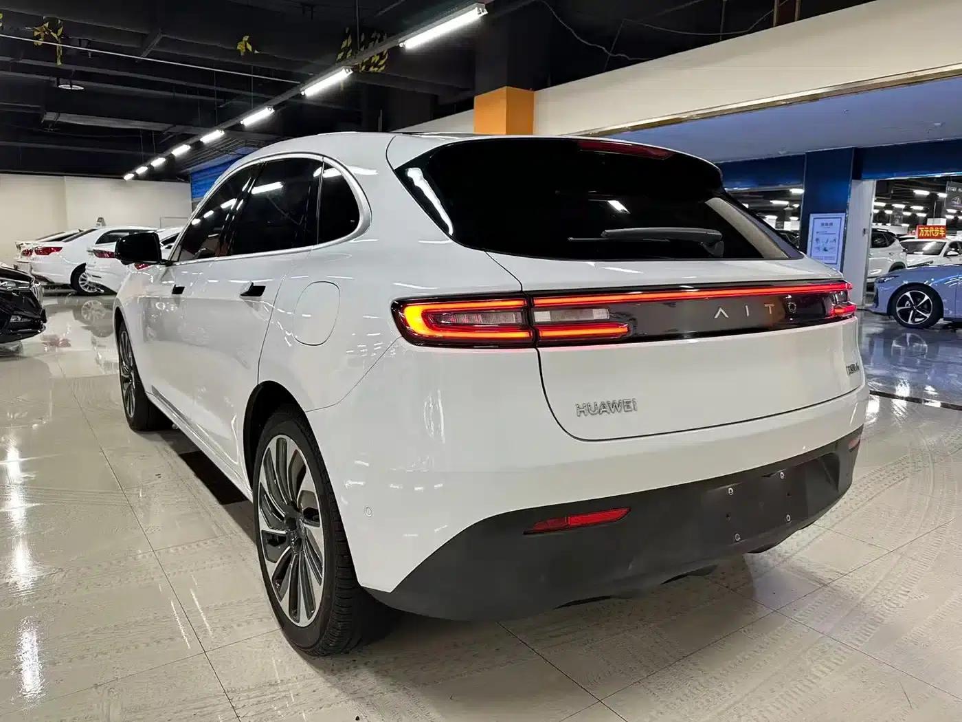Wenjie M5 2022 Extended Range 4WD Ultimate Edition — миниатюра 7