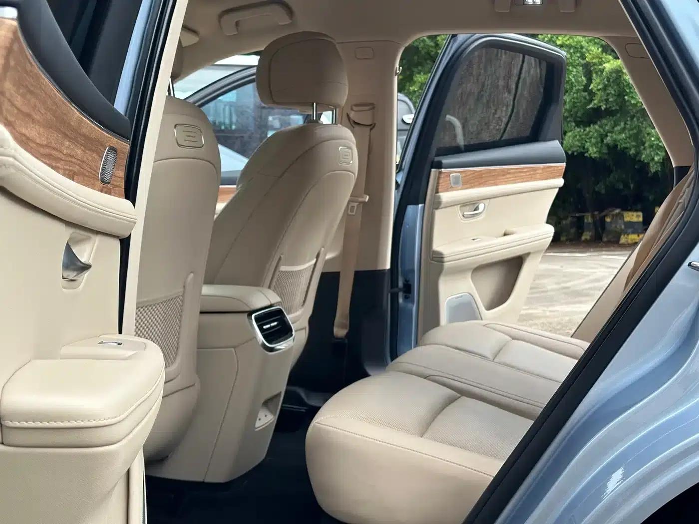Wenjie M5 2023 Extended Range 4WD Intelligent Driving Edition — миниатюра 8