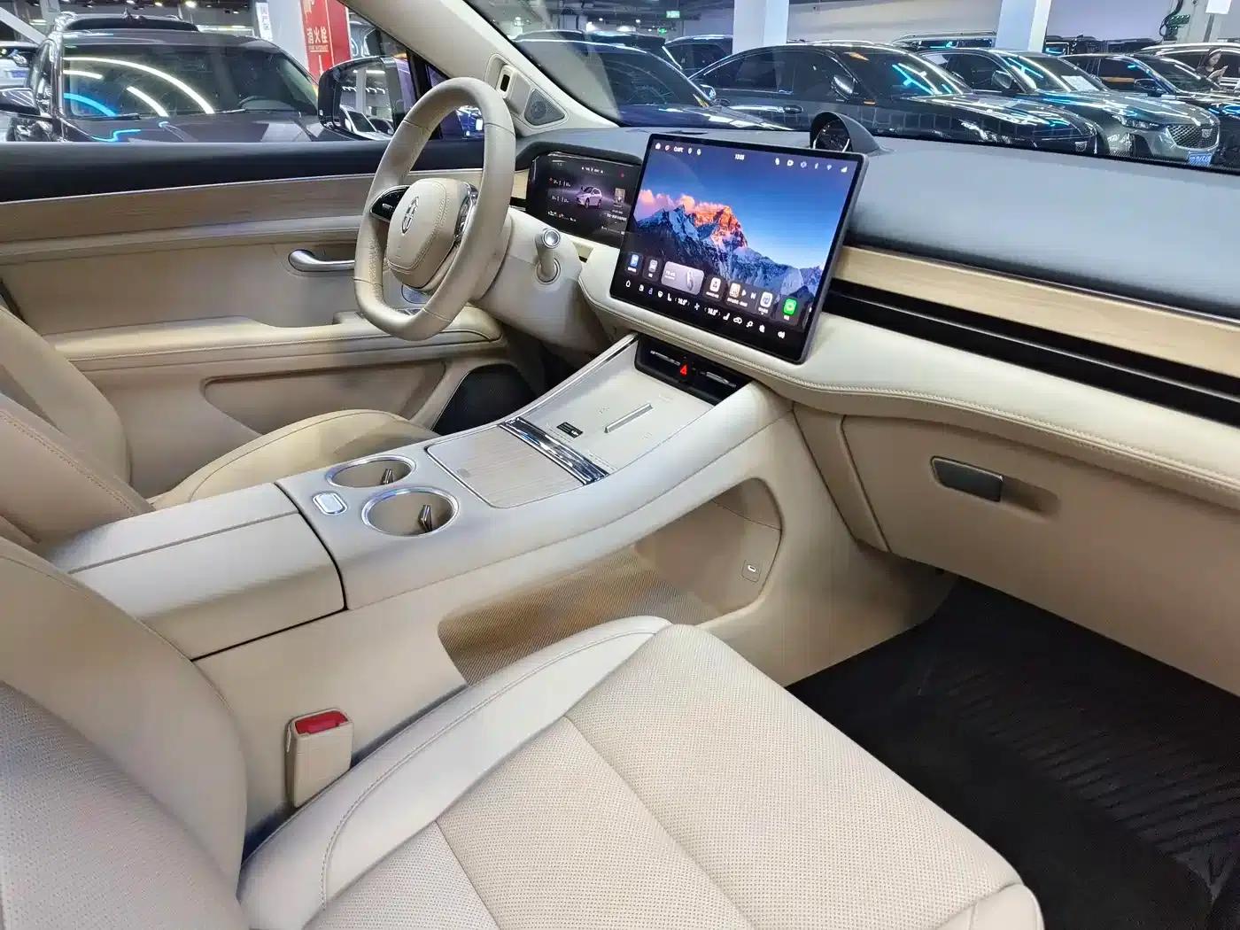 Wenjie M5 2025 Extended Range Ultra 4WD — миниатюра 15