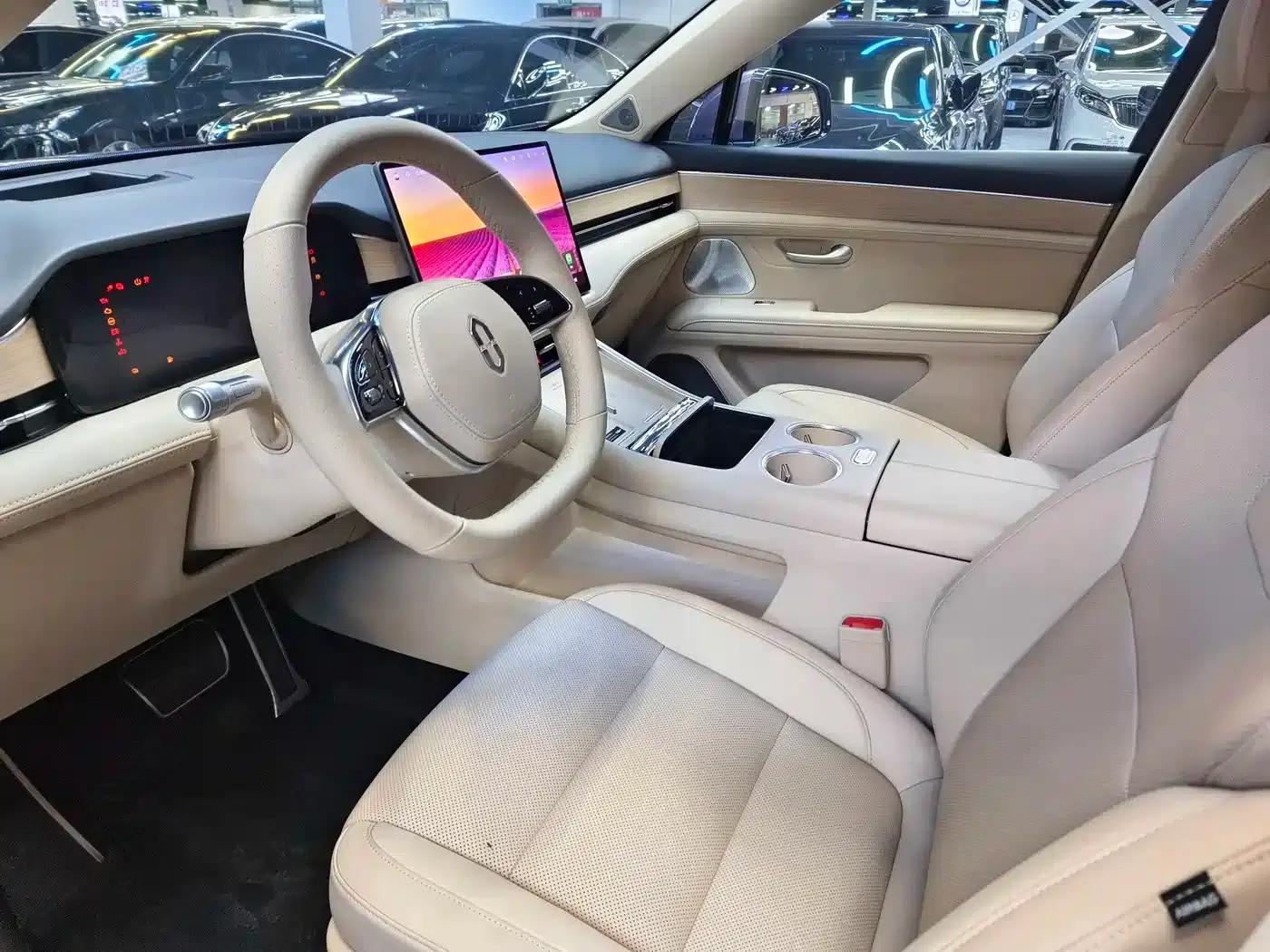 Wenjie M5 2025 Extended Range Ultra 4WD — миниатюра 4