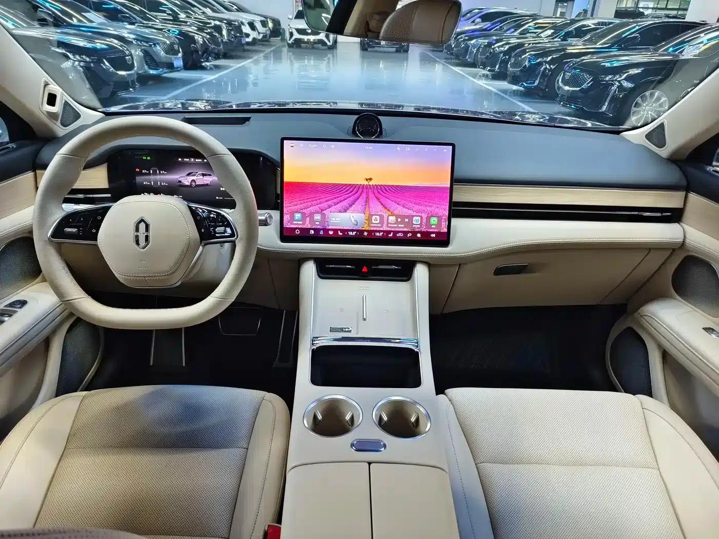 Wenjie M5 2025 Extended Range Ultra 4WD — миниатюра 7