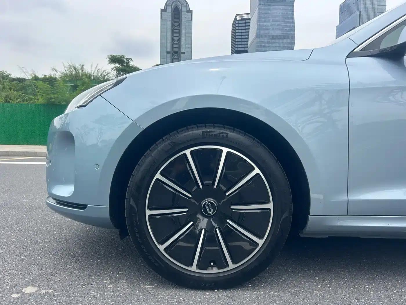 Wenjie M5 2022 Extended Range 4WD Flagship Edition — миниатюра 4