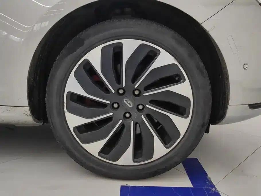 Wenjie M5 2022 Extended Range Rear-Wheel Drive Standard Edition — миниатюра 6