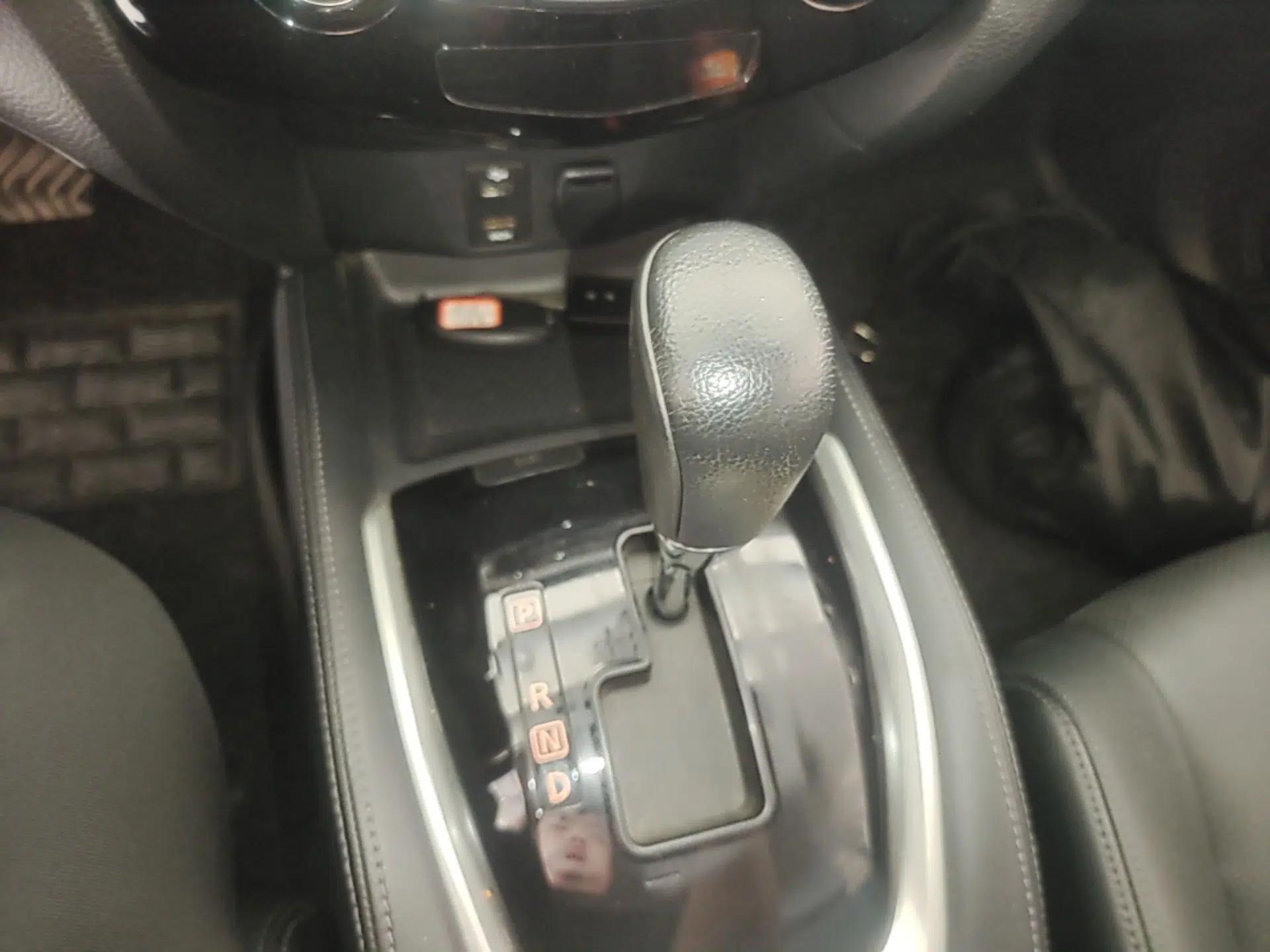 Nissan X-Trail 2014 2.5L CVT Luxury Edition 4WD — миниатюра 16